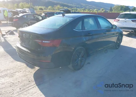 2022 Volkswagen Jetta 1.5T Se z USA, uszkodzony, nr VIN 3VW7M7BU9NM010765